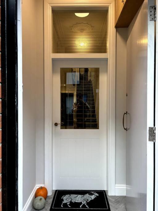 The Colonel Villa Lisburn Exterior photo
